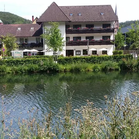 Schiff Hotel