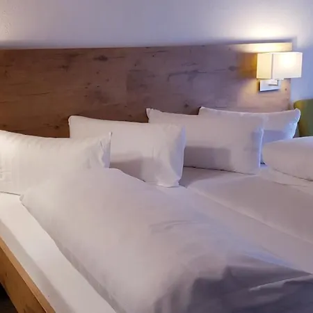 Hotel Schiff *